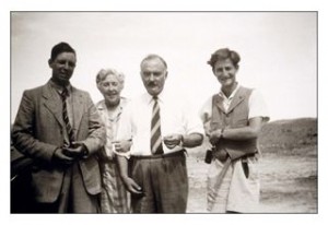 Donald Wiseman stands next to his good friend Agatha Christie, her husband Max Mallowan, and Neville Chittick, while carrying out archaeological excavation at Nimrud